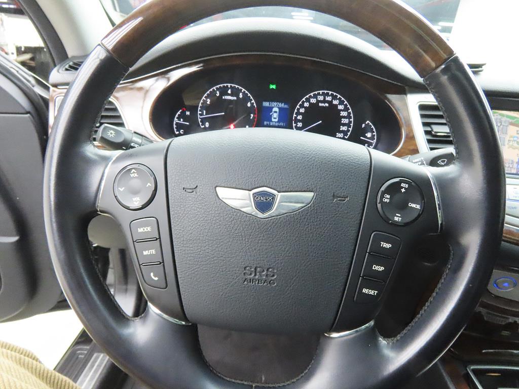 HYUNDAI Genesis - Vista 8