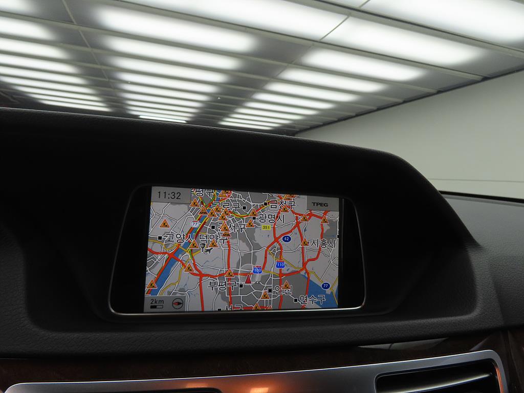 Mercedes Benz E class 2014 Plateado - Importación desde Corea - HF Imports Iquique - Foto 13