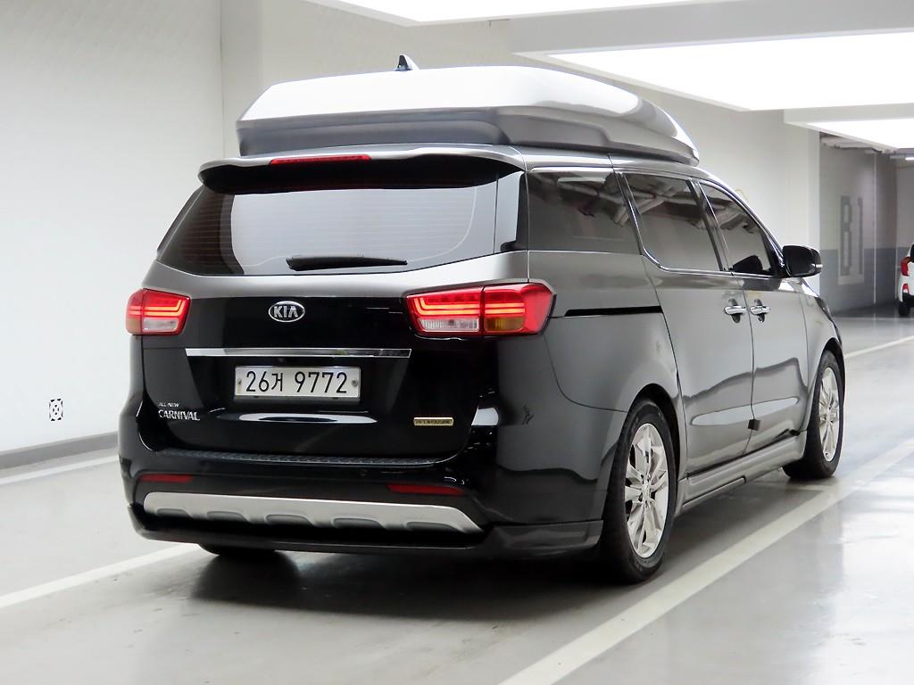 KIA Carnival - Vista 4