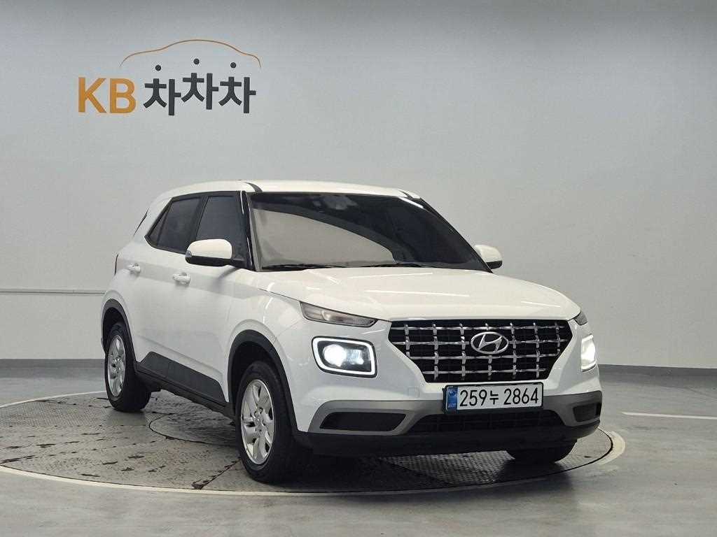 HYUNDAI Venue - Vista 4