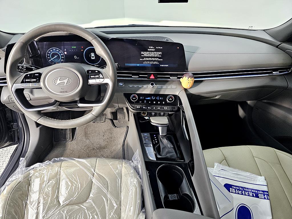 HYUNDAI Avante - Vista 5