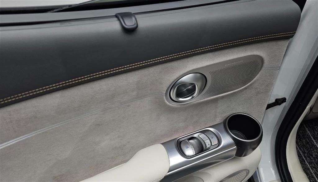 Genesis GV60 2022 Blanco - Importación desde Corea - HF Imports Iquique - Foto 18