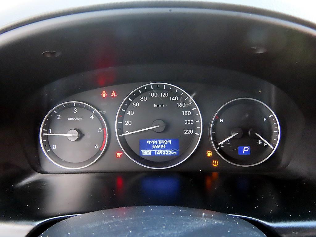 HYUNDAI Starex - Vista 9