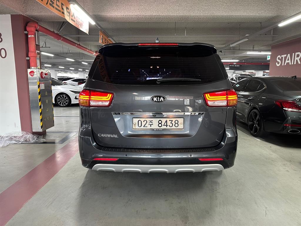 KIA Carnival - Vista 4