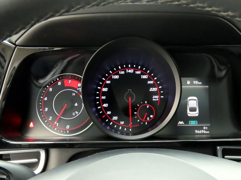 HYUNDAI Avante - Vista 6