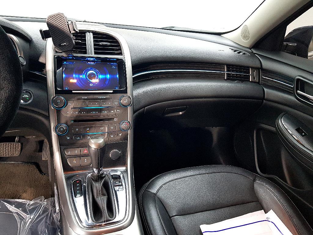 Chevrolet Malibu - Vista 10