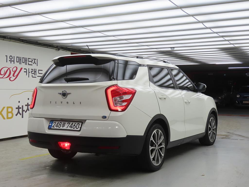Ssangyong Tivoli - Vista 4
