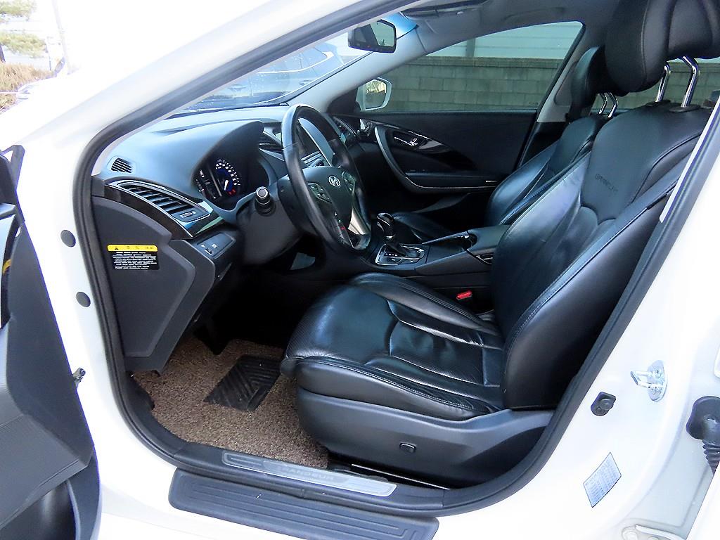 HYUNDAI Grandeur - Vista 5