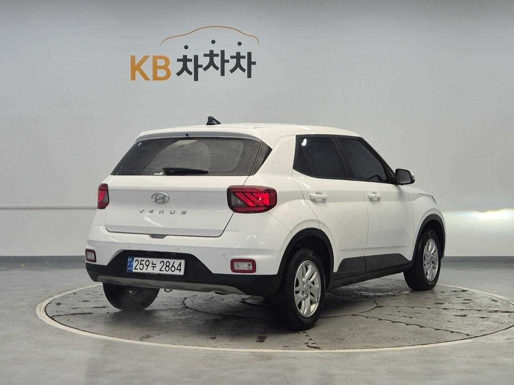 HYUNDAI Venue - Vista 3