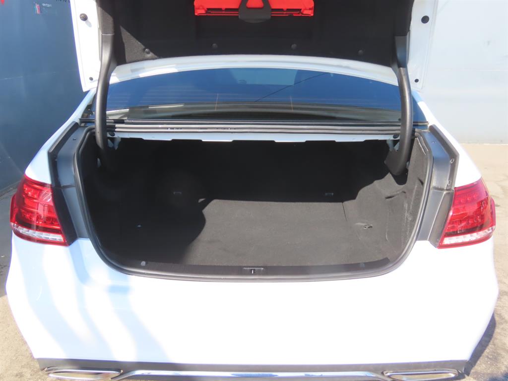 Mercedes Benz E class - Vista 9