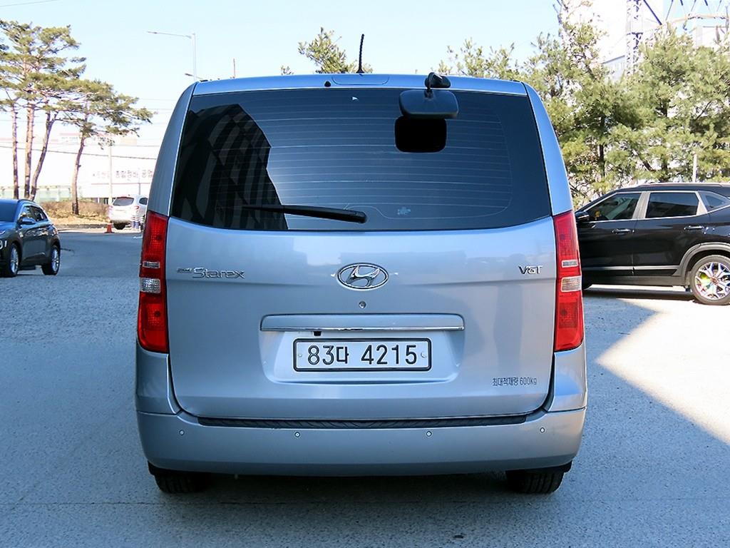 HYUNDAI Starex - Vista 4