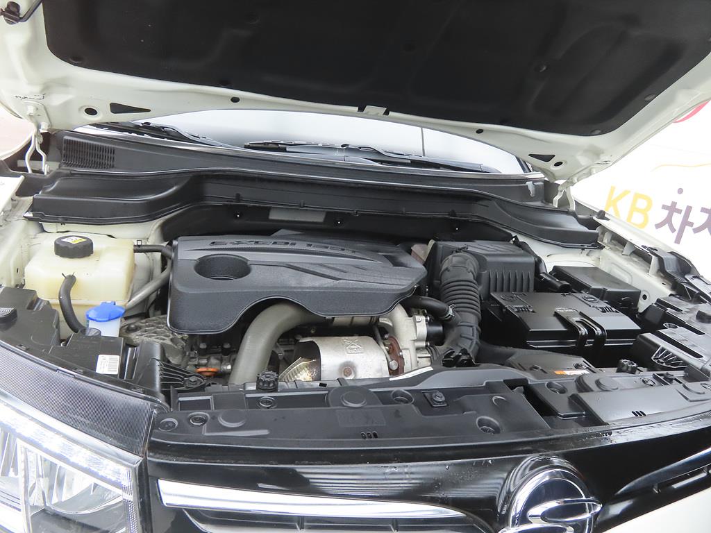 Ssangyong Tivoli 2022 Blanco - Importación desde Corea - HF Imports Iquique - Foto 19