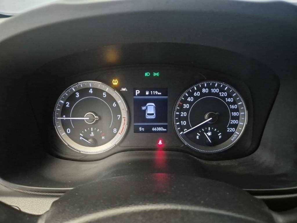 HYUNDAI Venue - Vista 6