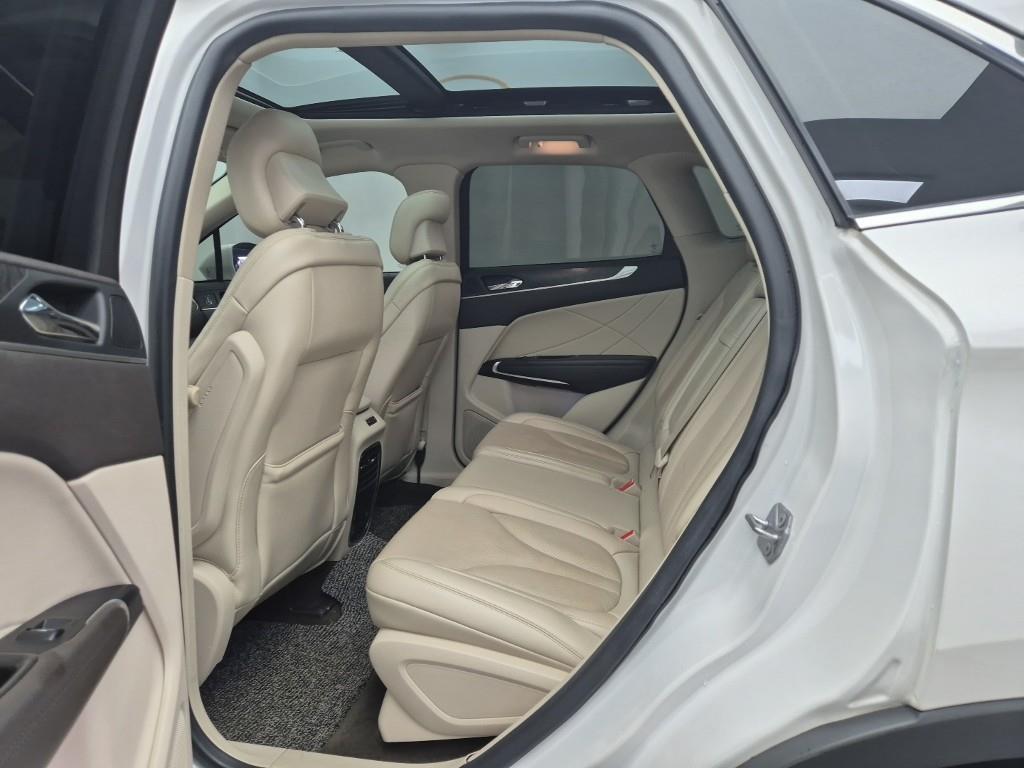 Lincoln MKC - Vista 12