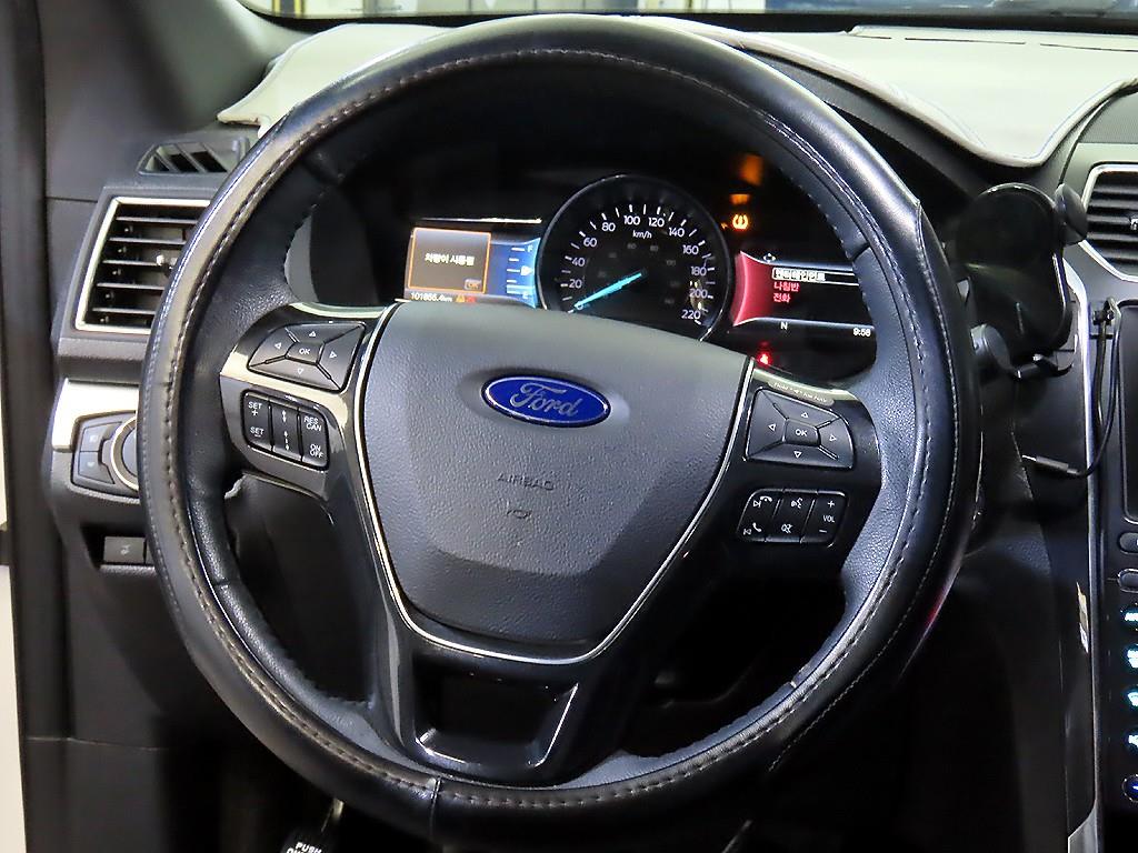 Ford Explorer - Vista 8