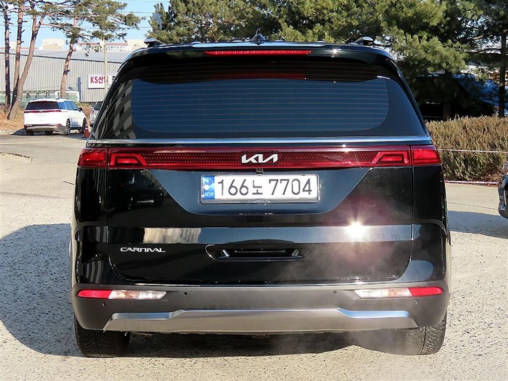 KIA Carnival - Vista 4