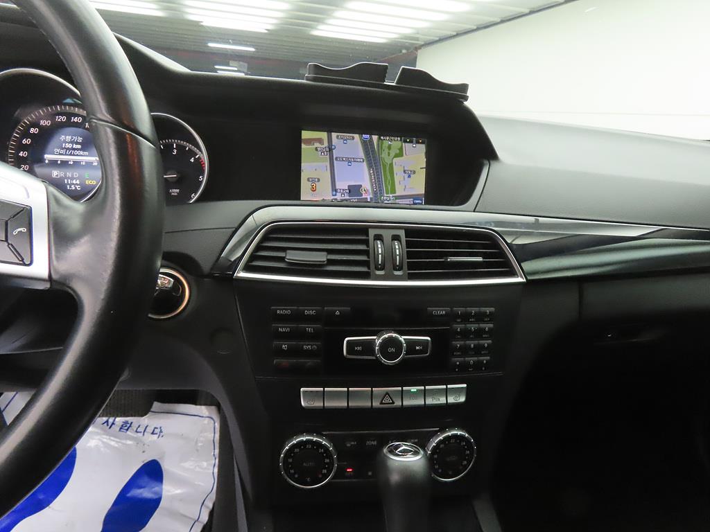 Mercedes Benz C Class - Vista 10