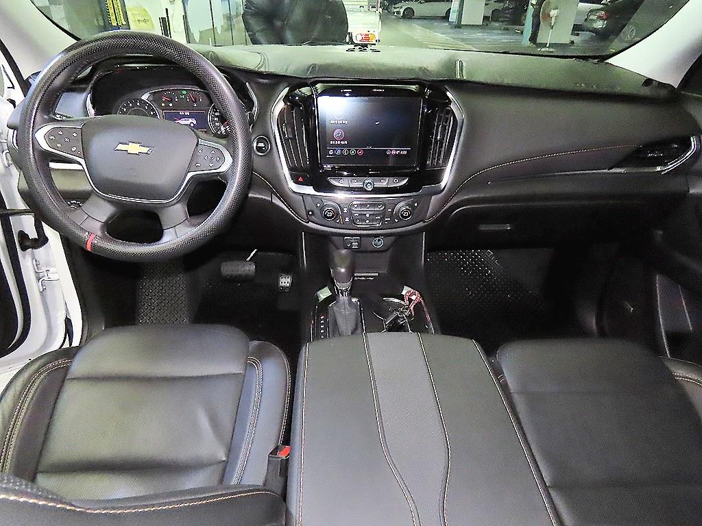 Chevrolet Travers - Vista 10