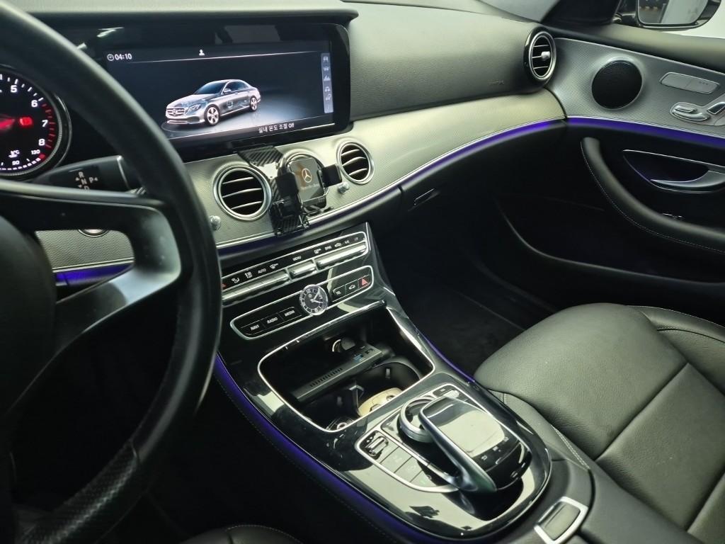 Mercedes Benz E class - Vista 10