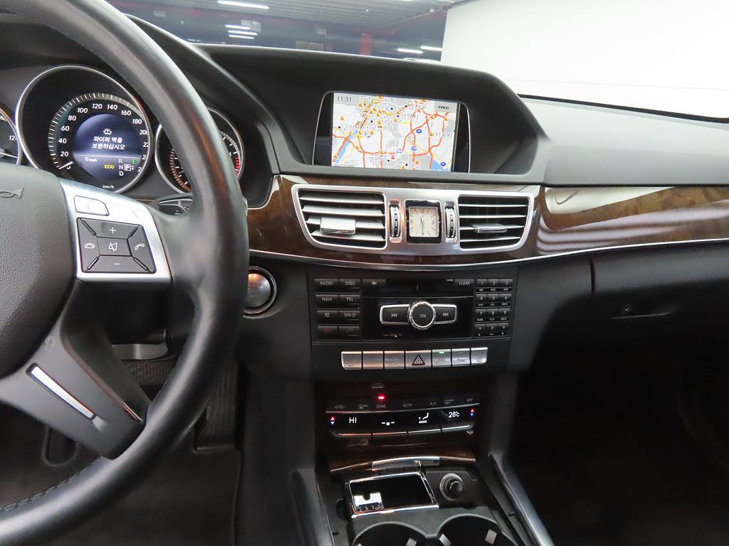 Mercedes Benz E class - Vista 10