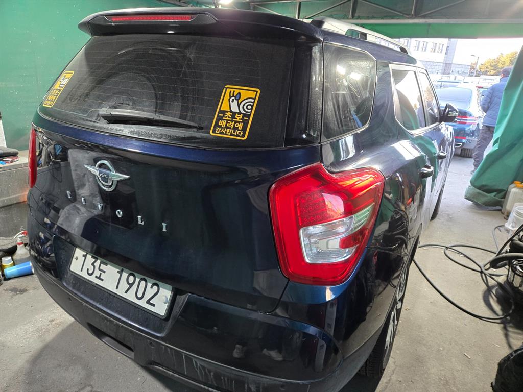 Ssangyong Tivoli - Vista 4