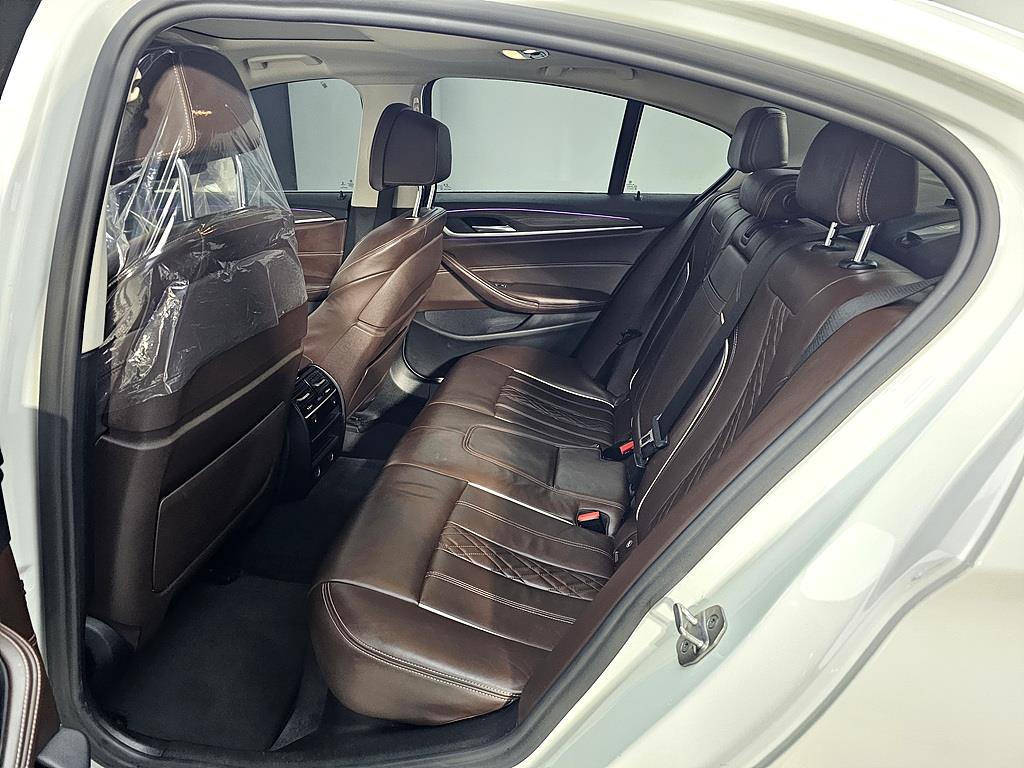 BMW 5 Series - Vista 8