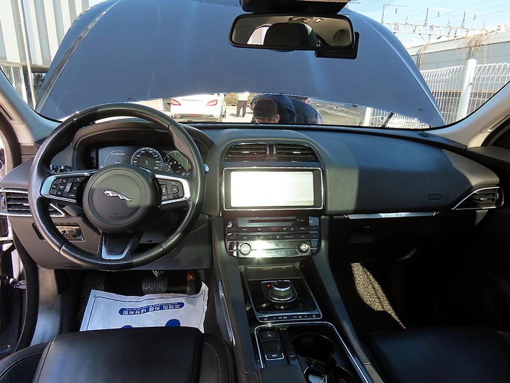 Jaguar F-PACE - Vista 7