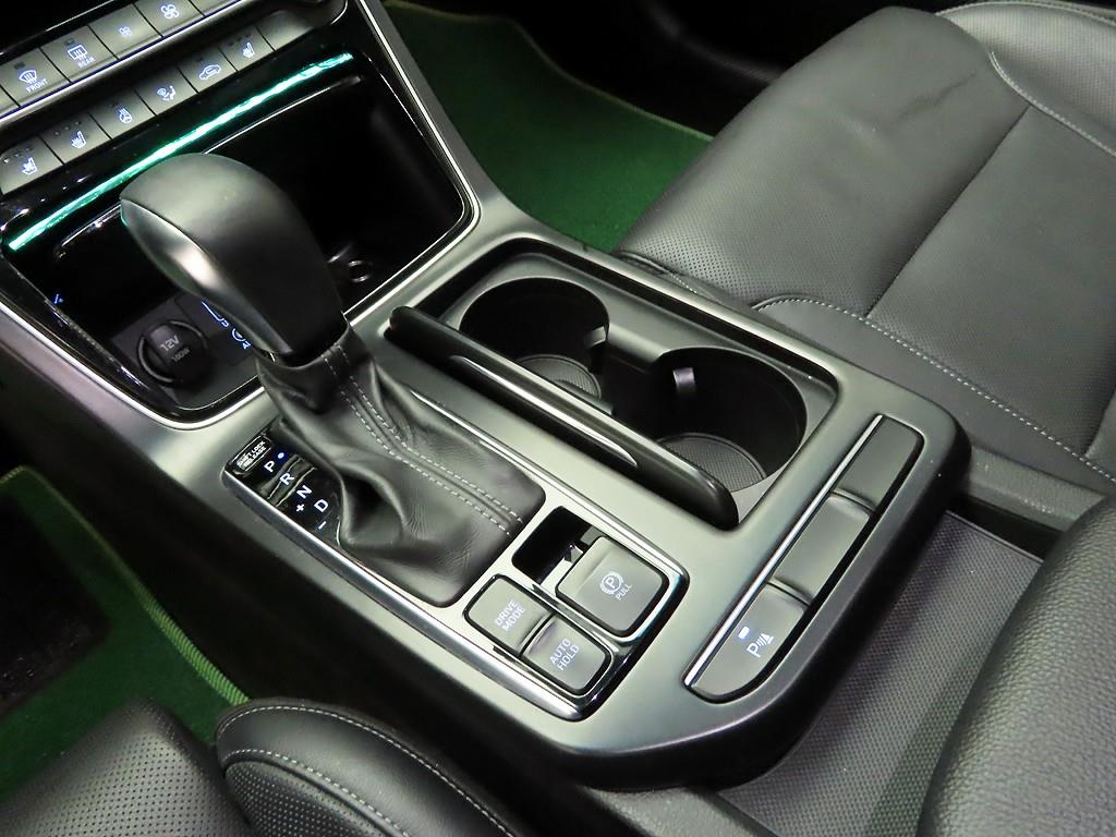 HYUNDAI Grandeur - Vista 11