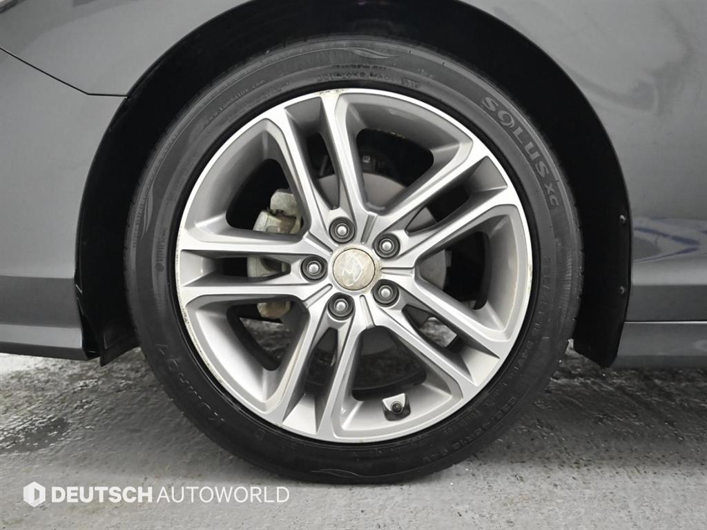 HYUNDAI Sonata - Vista 5