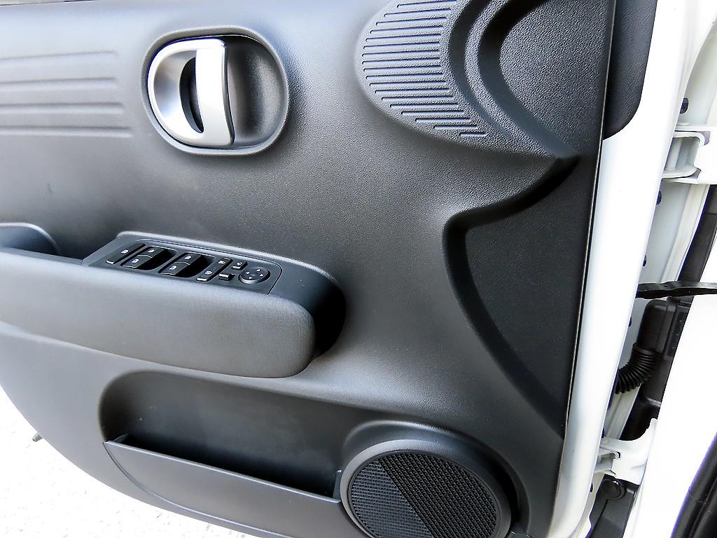 HYUNDAI Casper - Vista 11