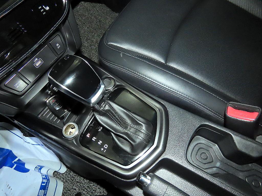 Ssangyong Tivoli - Vista 12