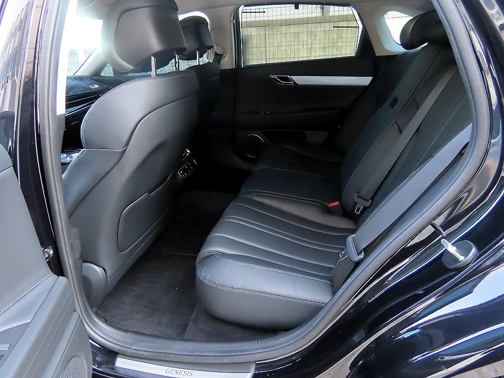 Genesis G80 - Vista 6