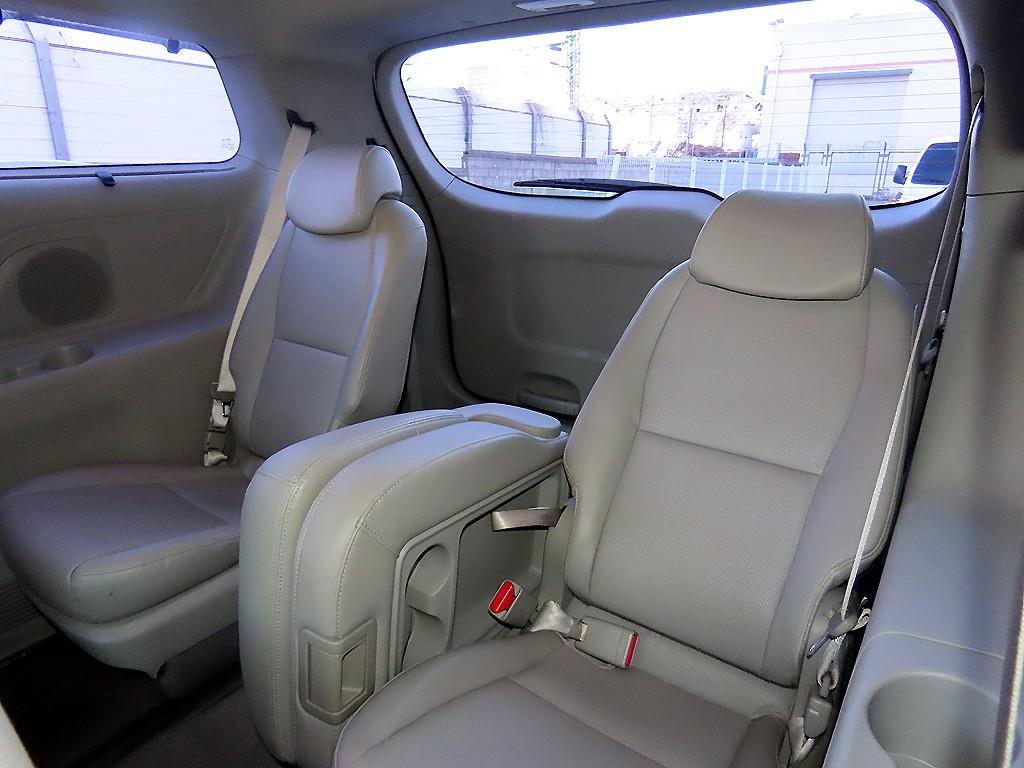 KIA Carnival - Vista 7