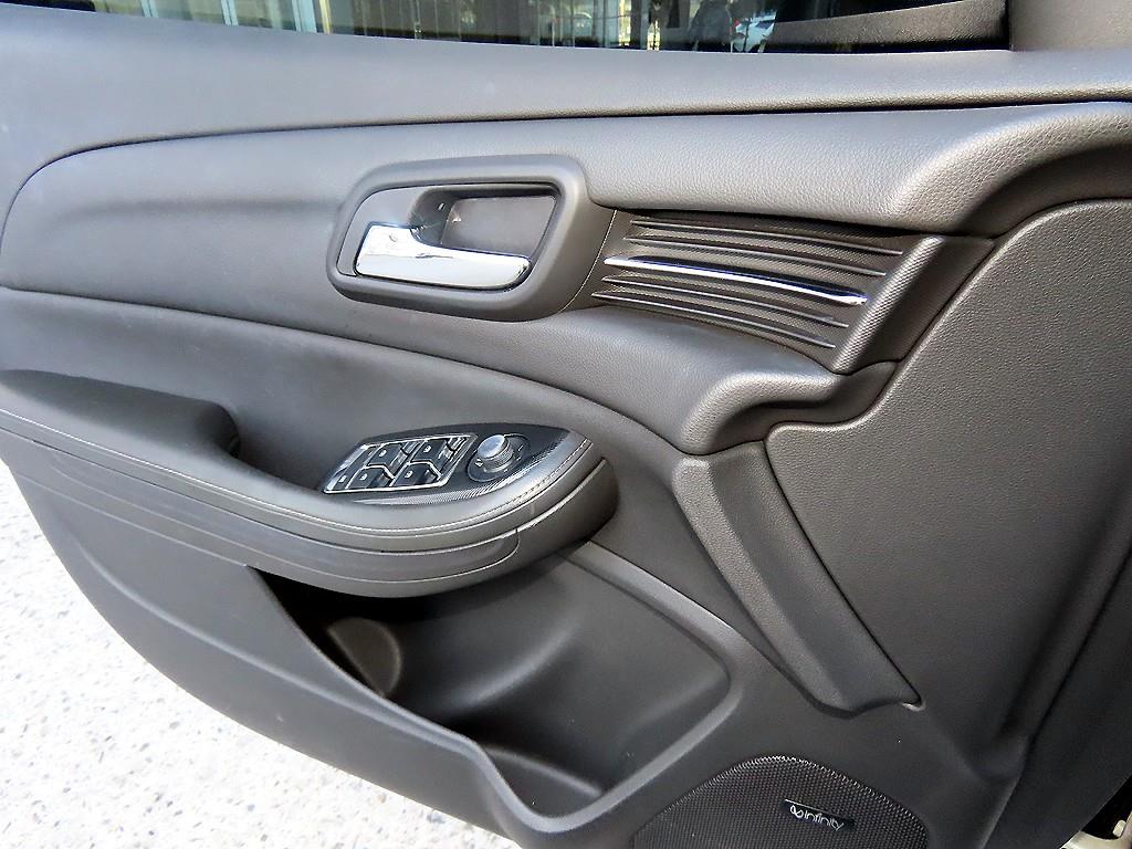 Chevrolet Malibu - Vista 11