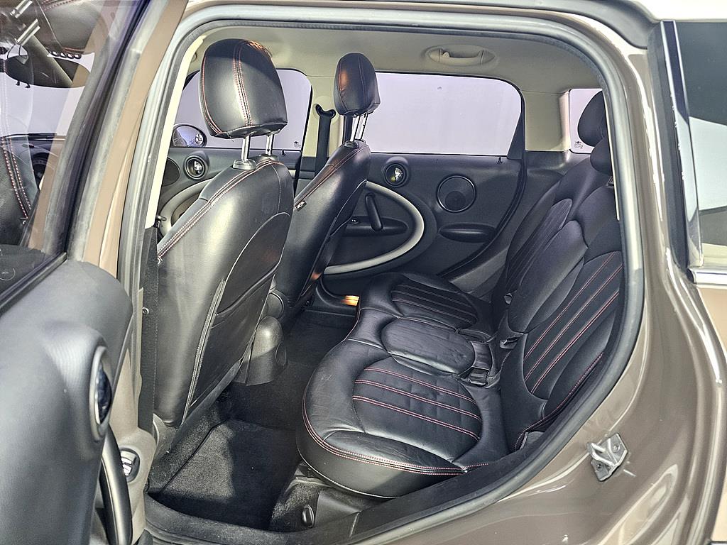 Mini Countryman - Vista 8