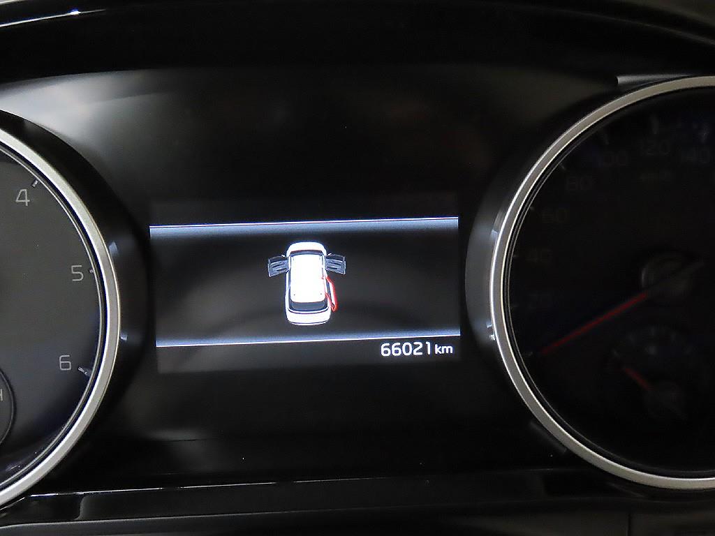 KIA Carnival - Vista 11