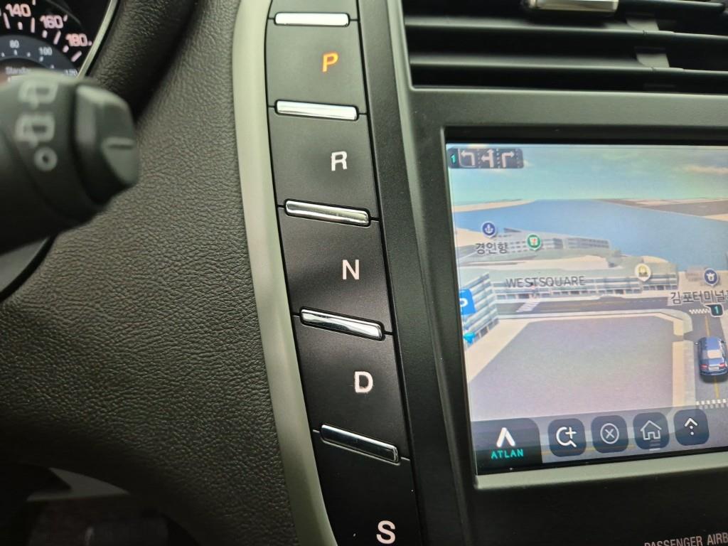 Lincoln MKC - Vista 8