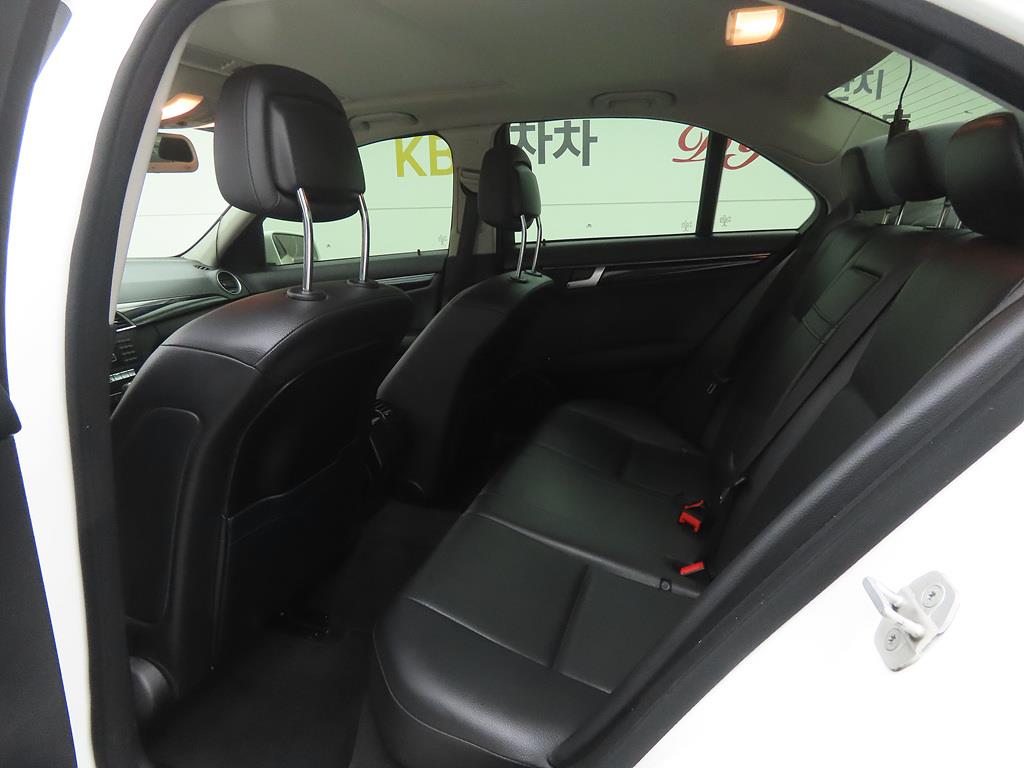 Mercedes Benz C Class - Vista 6