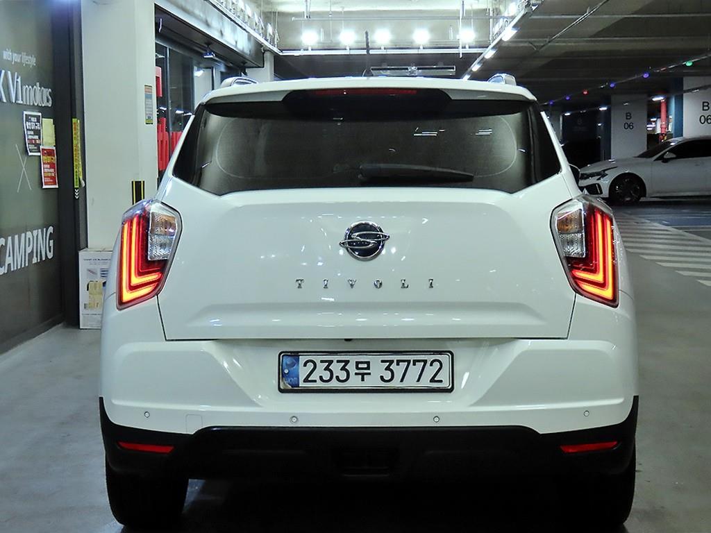 Ssangyong Tivoli - Vista 5