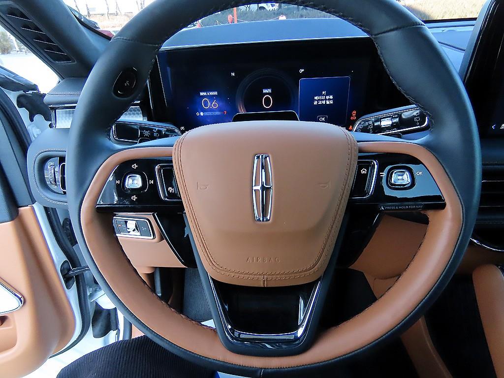 Lincoln Aviator - Vista 8