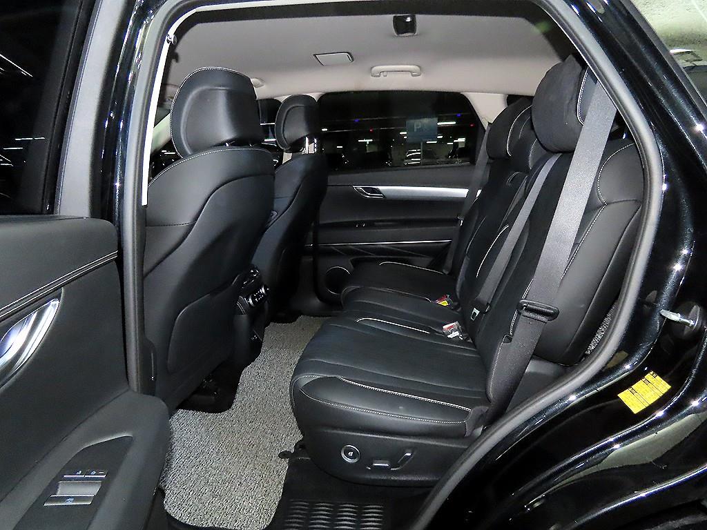 Genesis GV80 - Vista 7