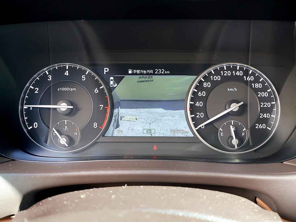 Genesis G90 - Vista 11