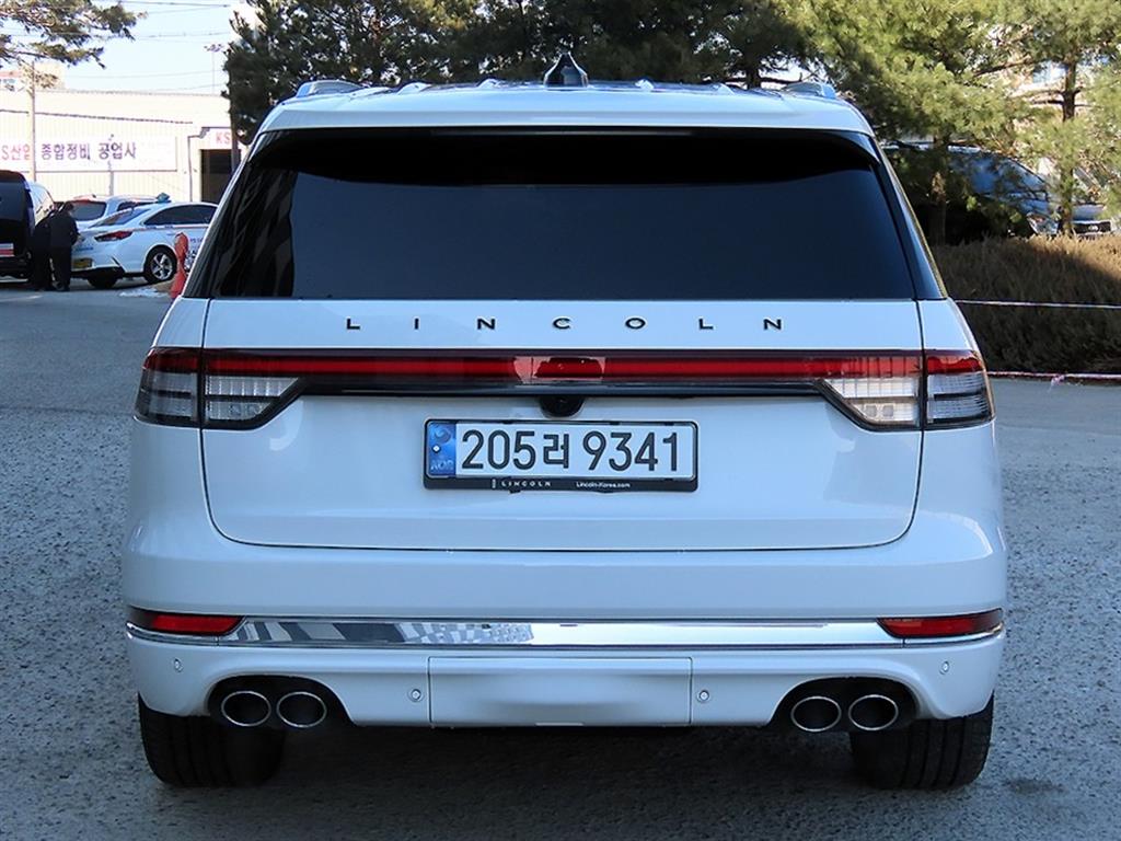 Lincoln Aviator - Vista 4