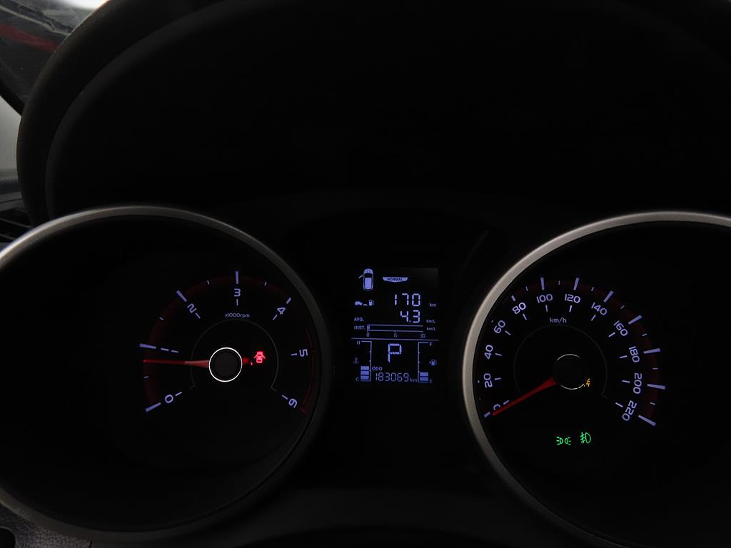 Ssangyong Tivoli - Vista 9