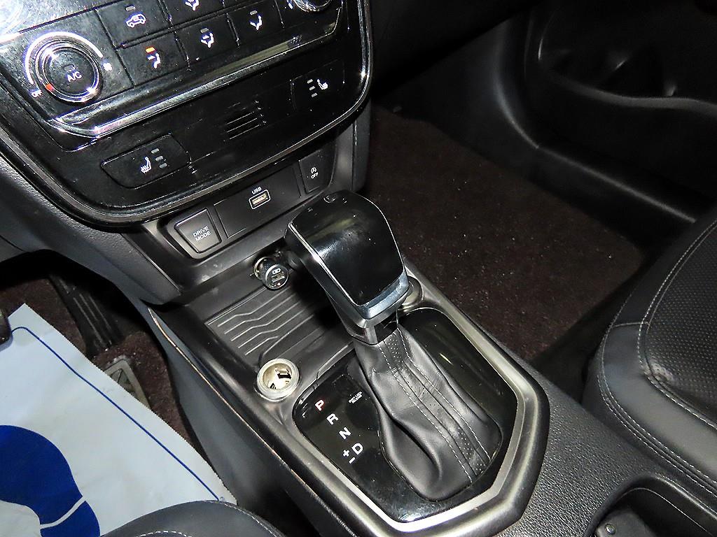 Ssangyong Tivoli - Vista 12