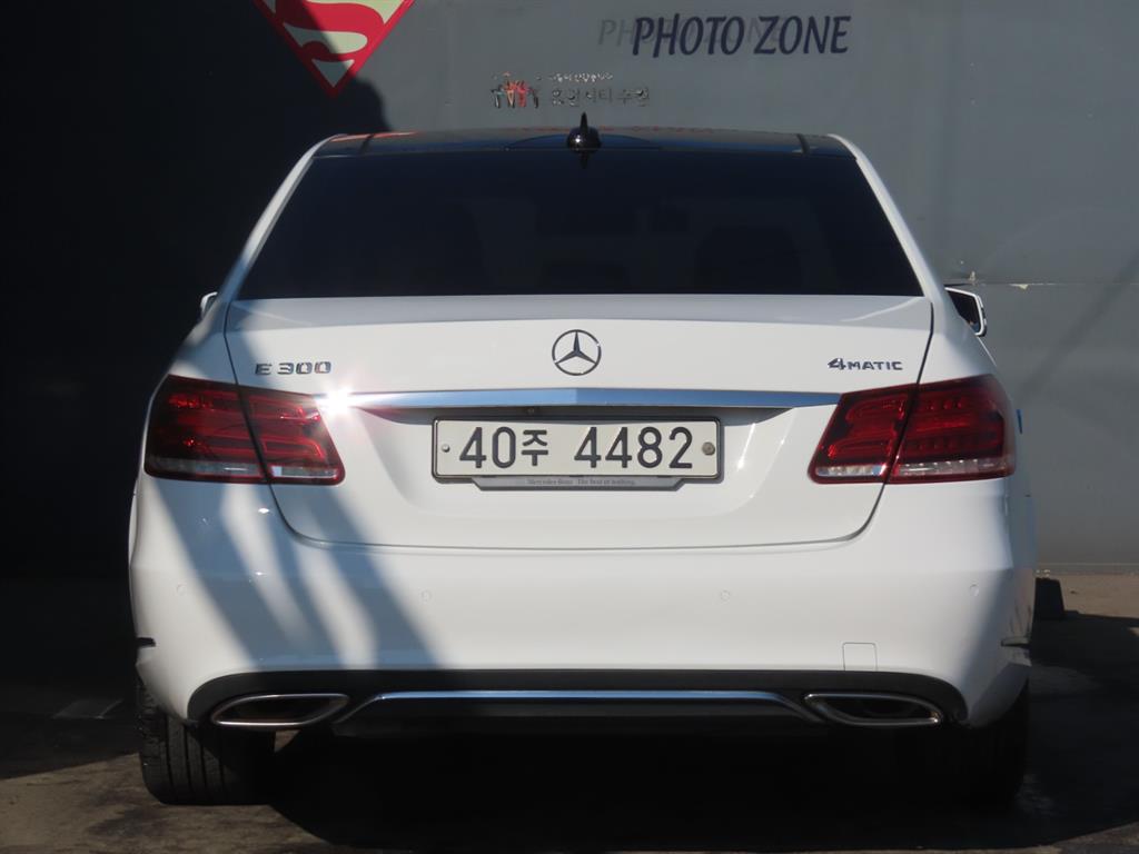 Mercedes Benz E class - Vista 7