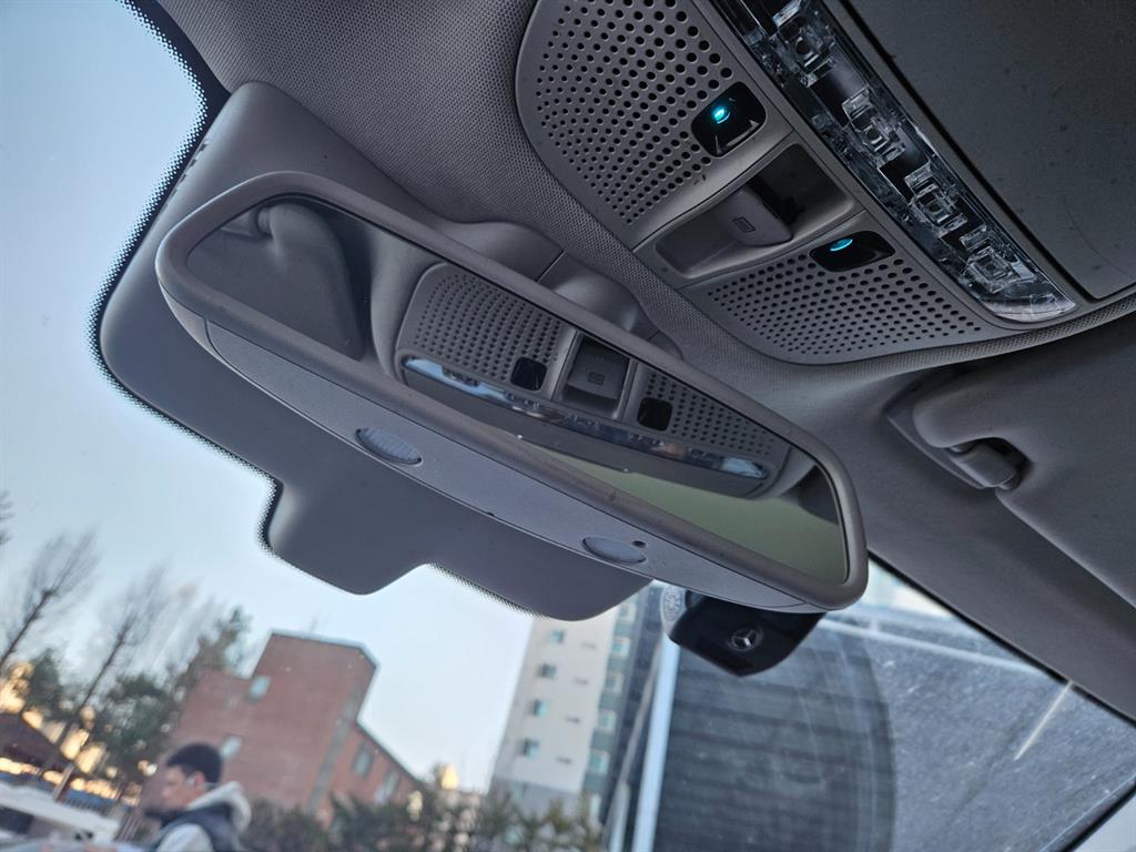 Mercedes Benz GLC Class - Vista 12