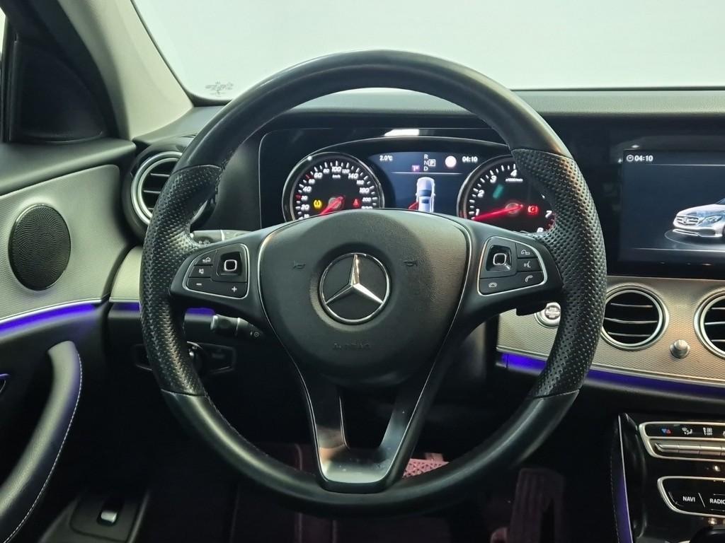 Mercedes Benz E class - Vista 9