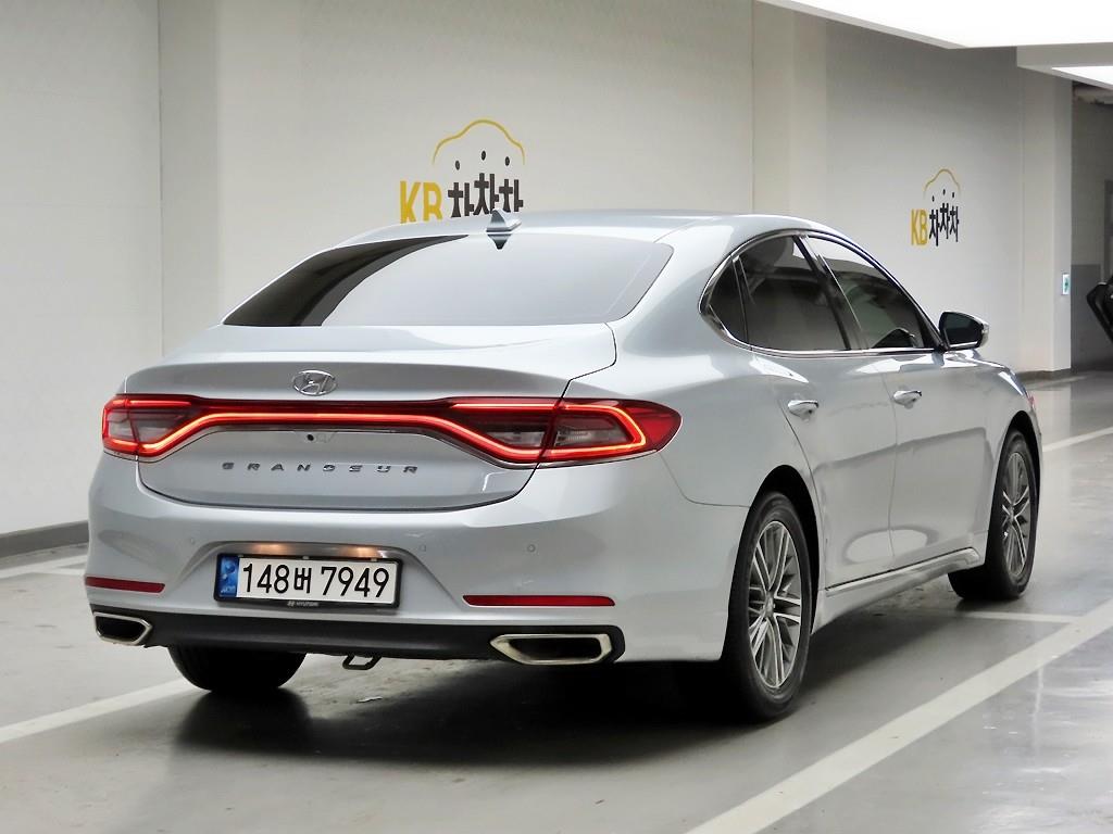HYUNDAI Grandeur - Vista 4