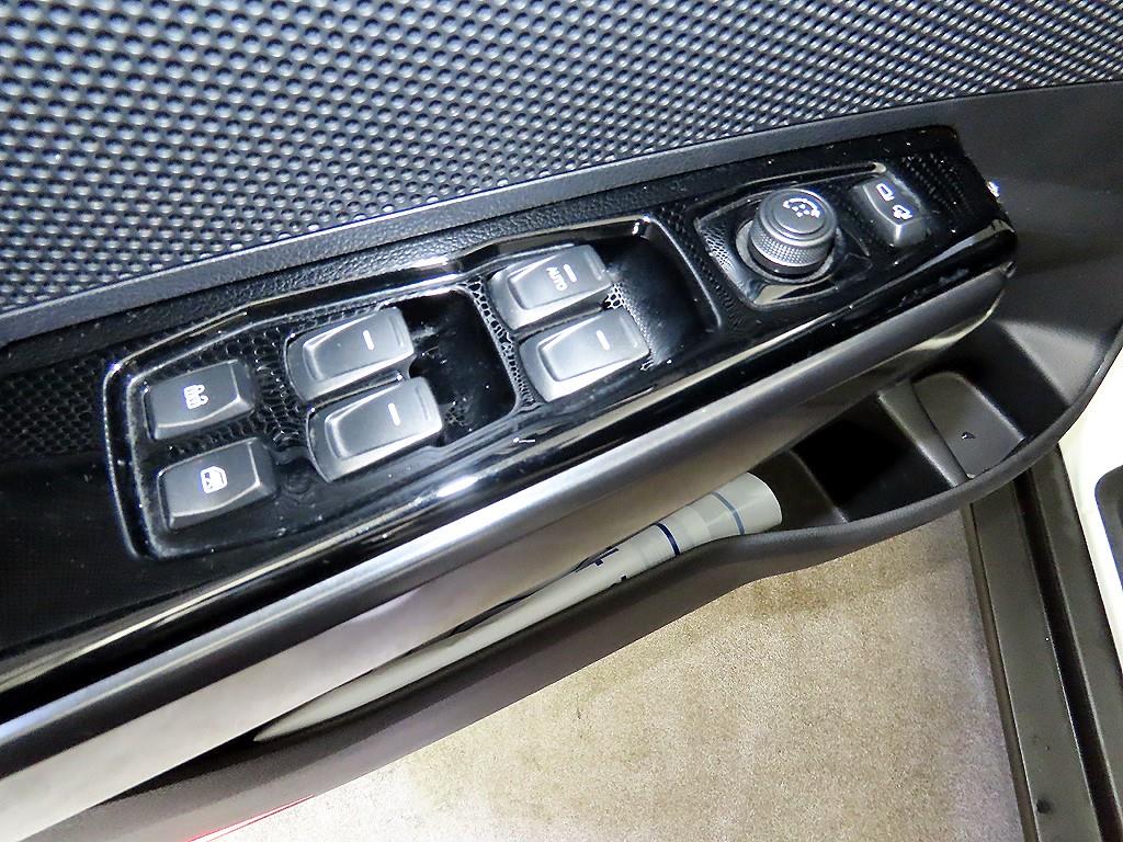 Ssangyong Tivoli 2020 Blanco - Importación desde Corea - HF Imports Iquique - Foto 13